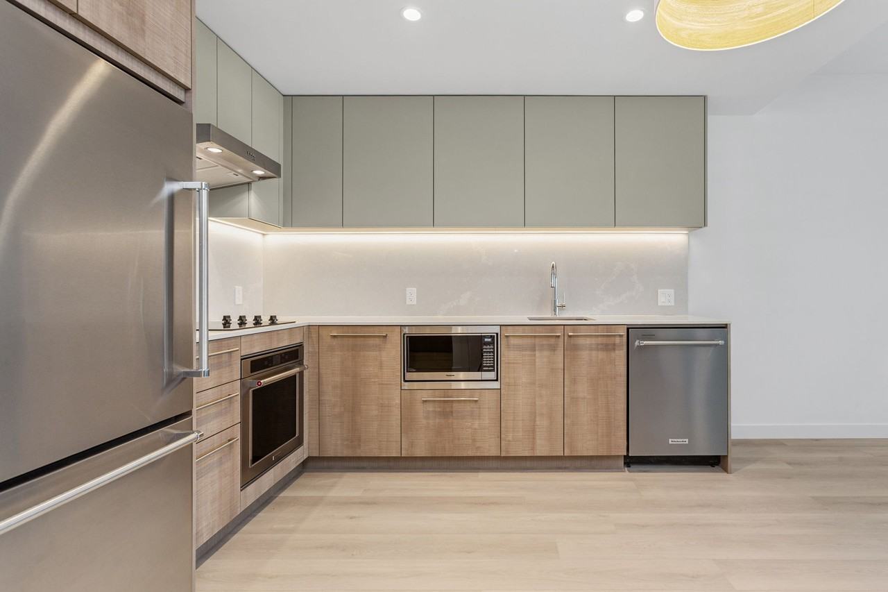 708 Farrow Street - Photo 6 of 35