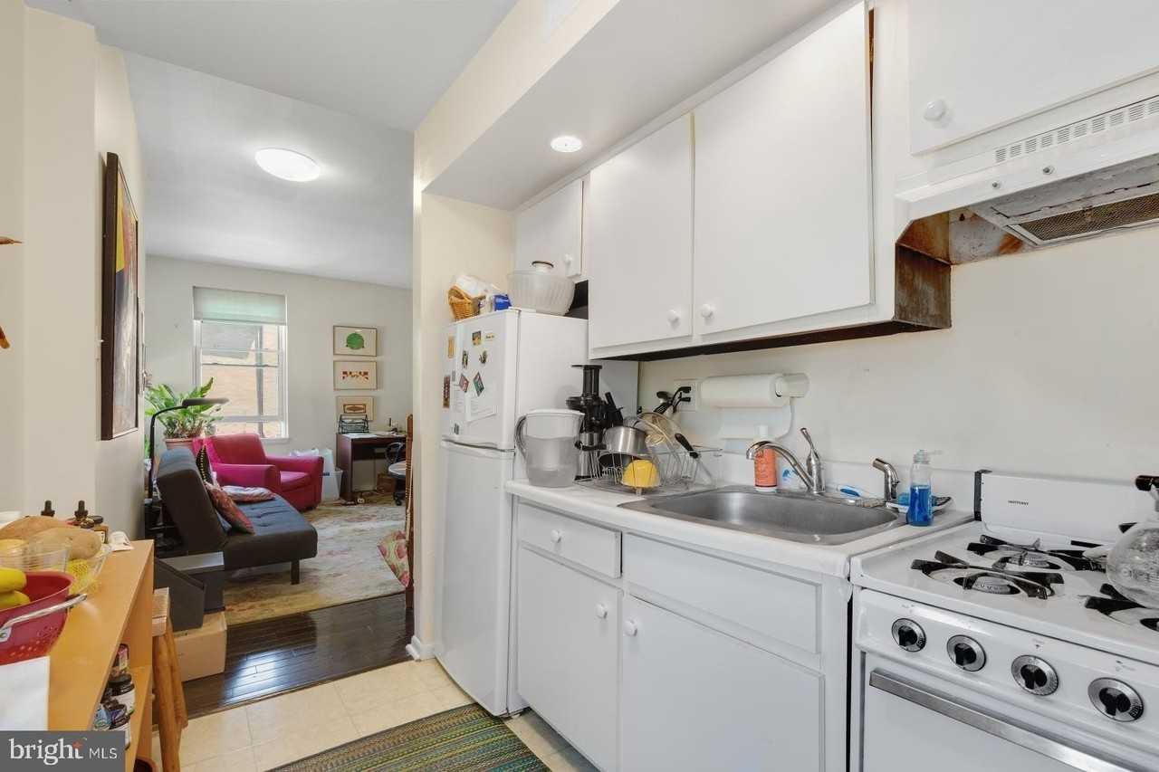 2137 Spruce St Apt 8 #8 - Photo 4 of 12