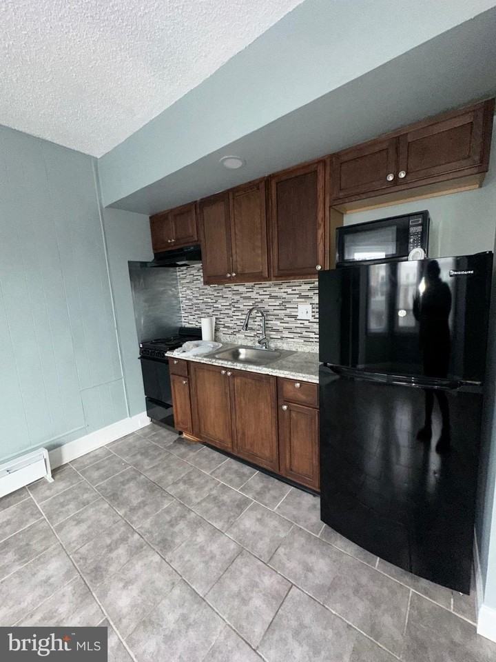 1721 North Creighton Street #2 - Photo 3 of 6