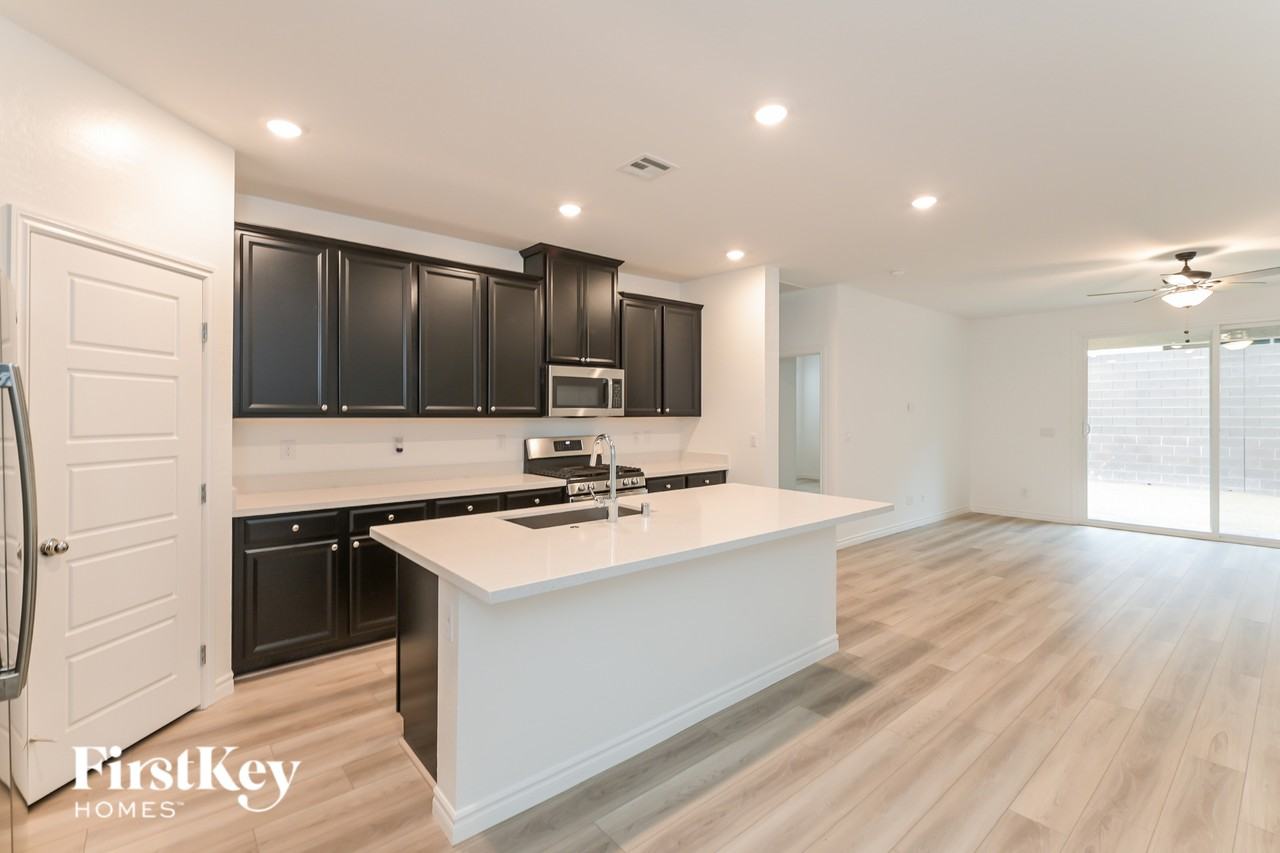 6845 Greensmen Ave - Photo 5 of 15