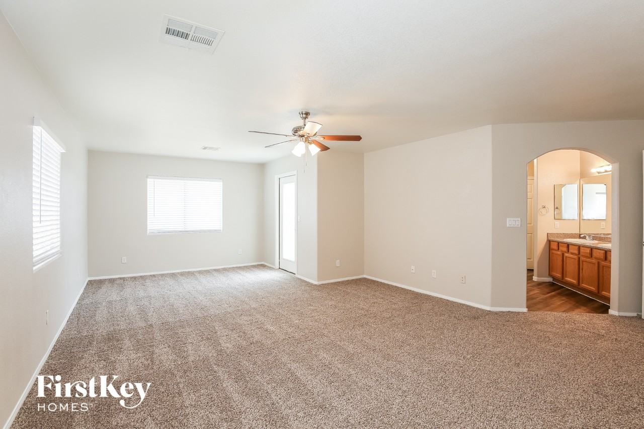 3836 Canary Cedar St - Photo 4 of 15