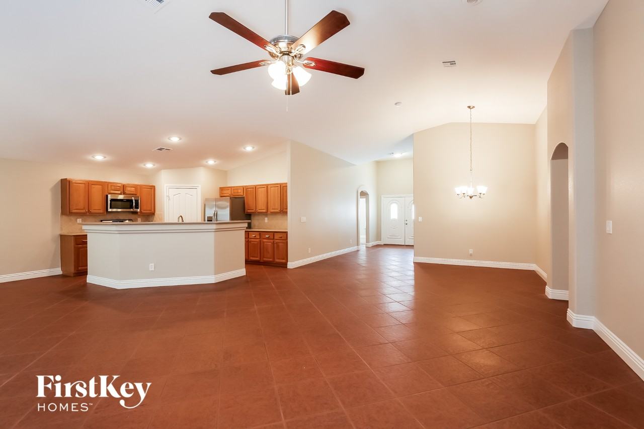 6236 Little Elm Street - Photo 4 of 15