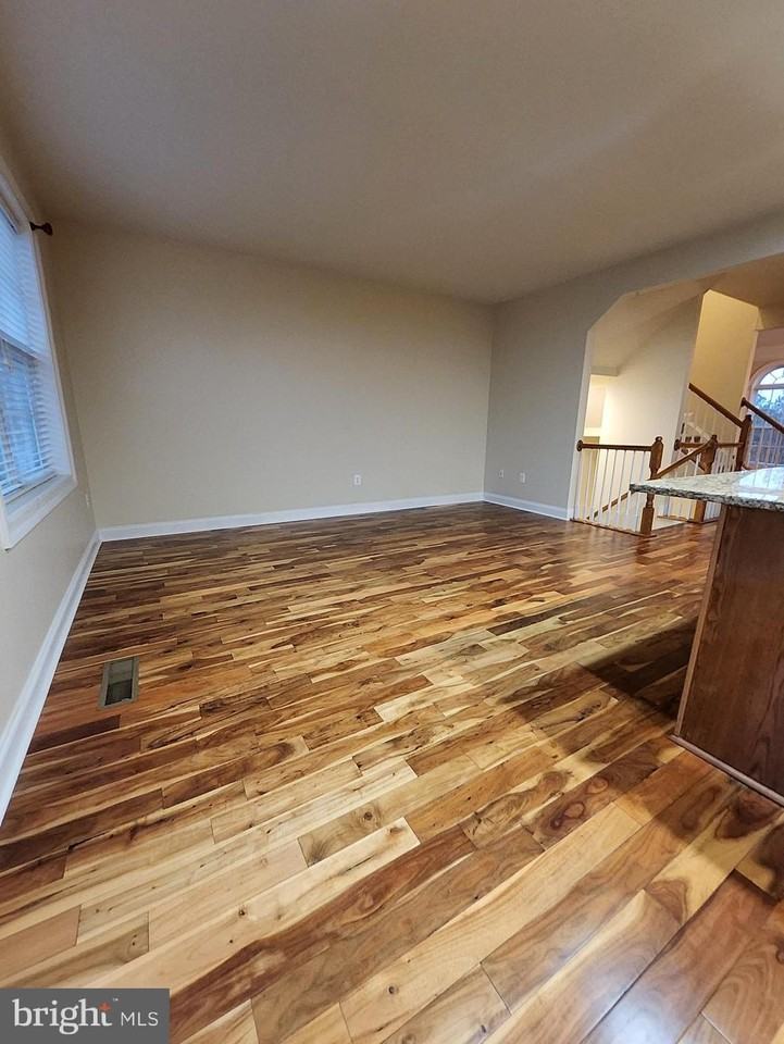 15886 Mackenzie Manor Dr - Photo 6 of 29