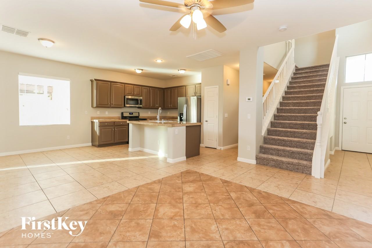 9720 Fast Elk St - Photo 3 of 15