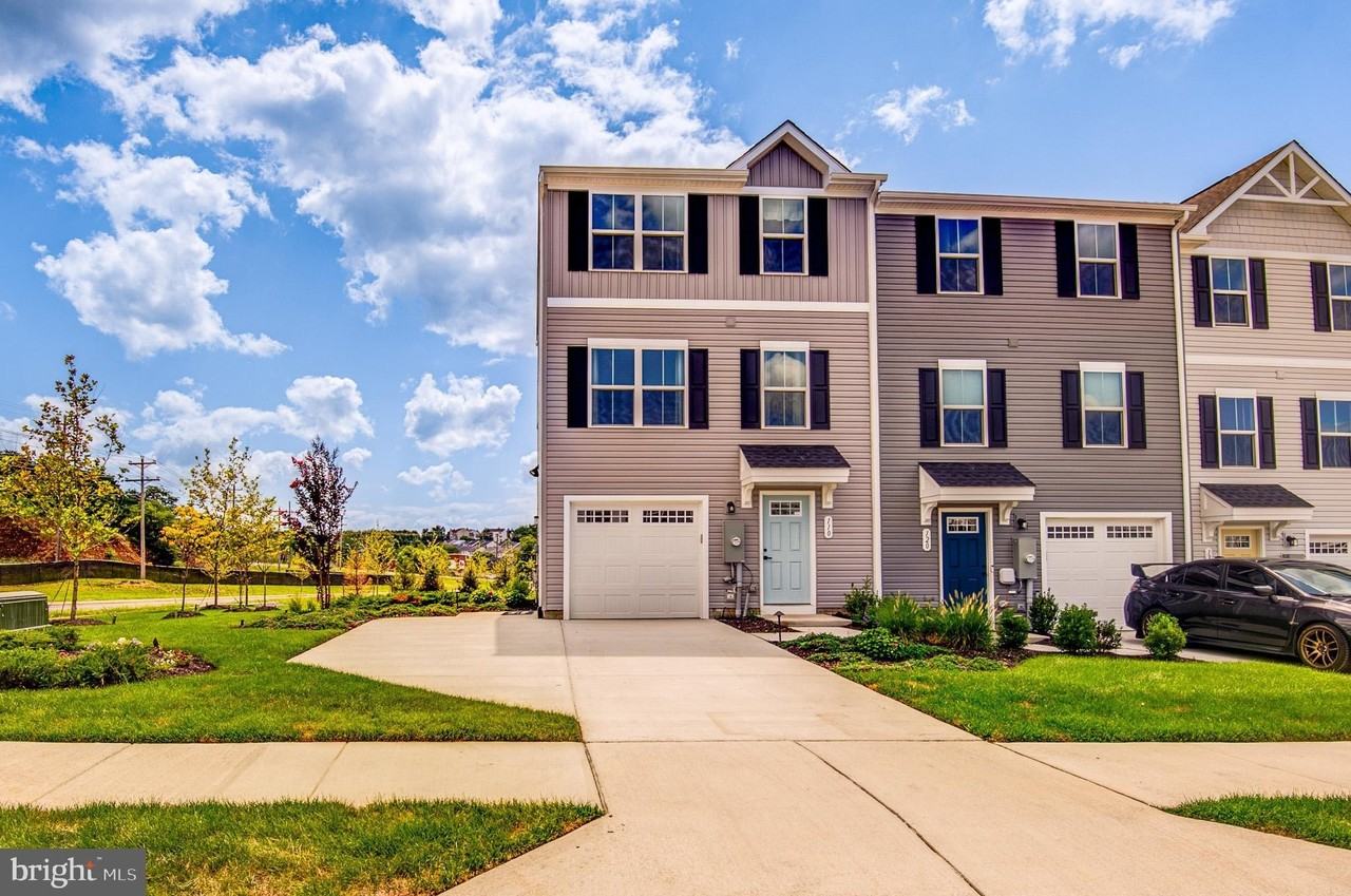 110 Sophie St - Photo 2 of 44