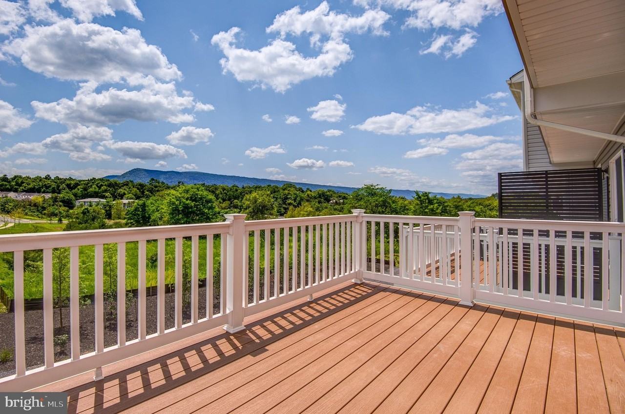 110 Sophie St - Photo 3 of 44