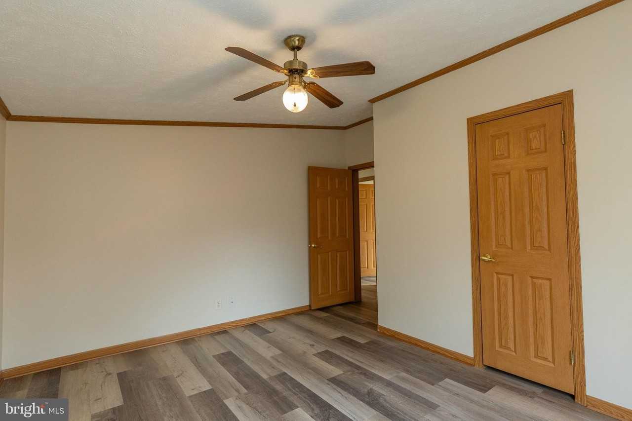 202 Teal Rd - Photo 4 of 38