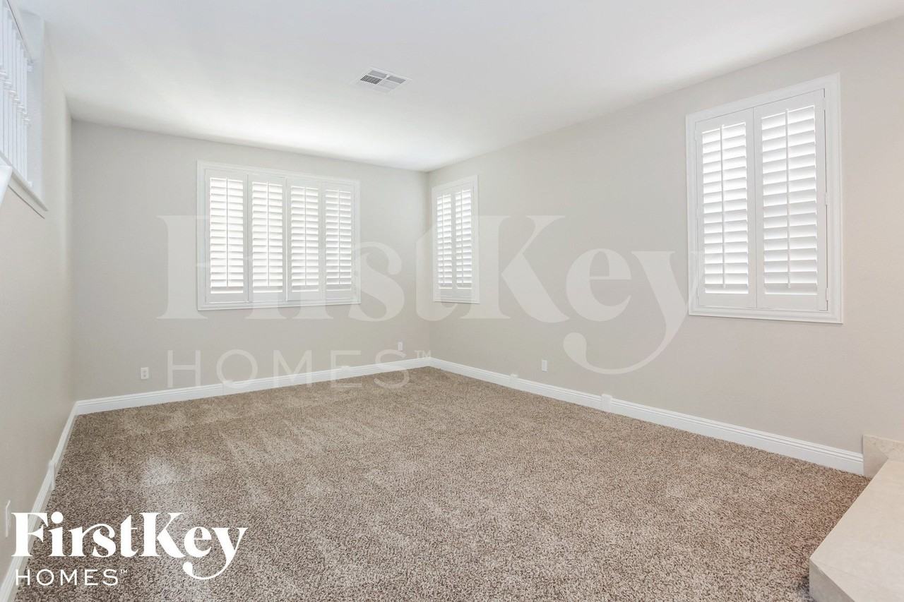 7937 Aviano Pines Ave - Photo 3 of 15