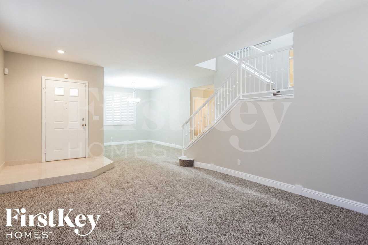 7937 Aviano Pines Ave - Photo 4 of 15