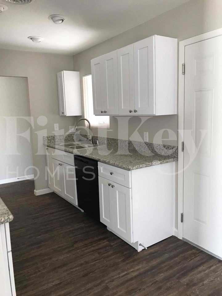 5904 Jerry Dr - Photo 7 of 25