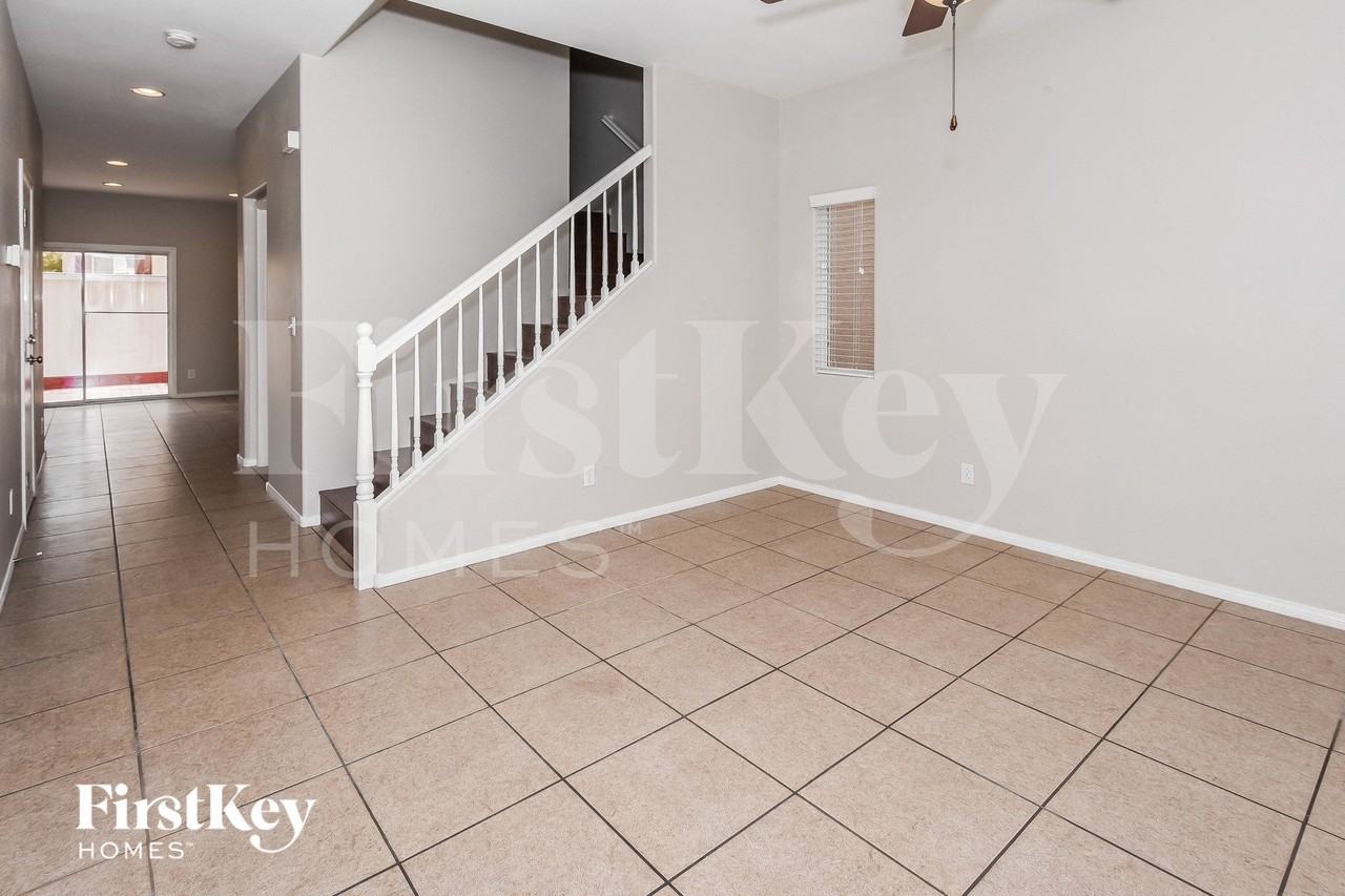 11128 African Sunset St - Photo 4 of 15