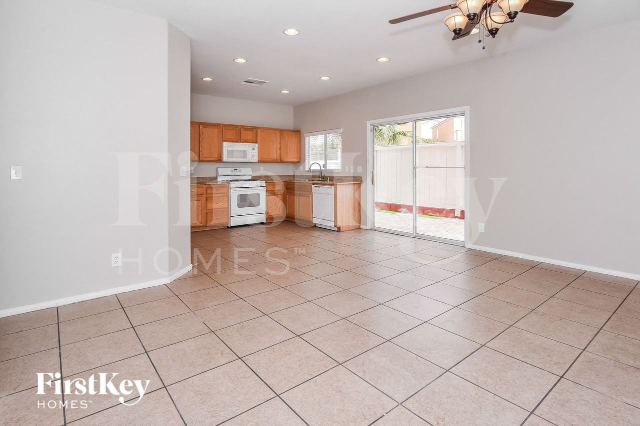 11128 African Sunset St - Photo 6 of 15