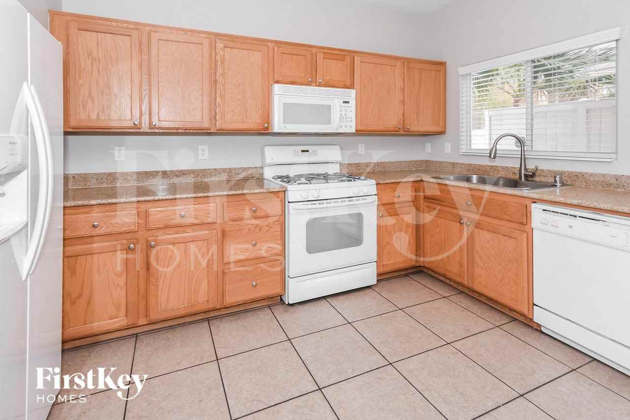 11128 African Sunset St - Photo 7 of 15