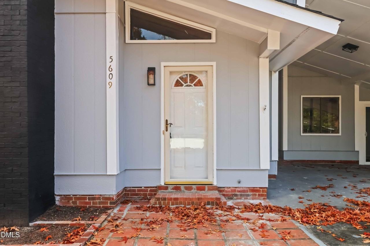 5609 Bowman Ct - Photo 2 of 13