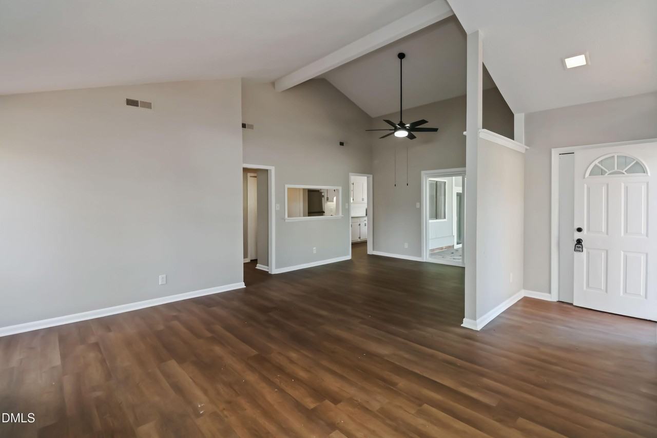 5609 Bowman Ct - Photo 4 of 13