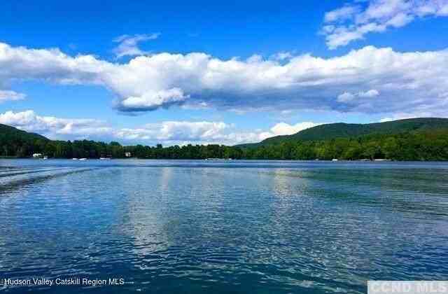 105 Mcnamee Road - Photo 4 of 31