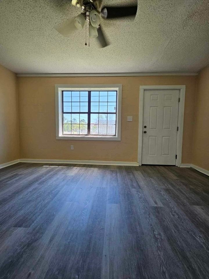 910 Loch Laurel St Unit B - Photo 2 of 7