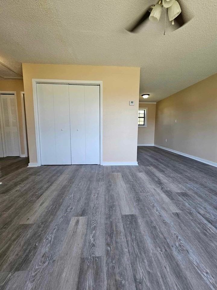 910 Loch Laurel St Unit B - Photo 4 of 7