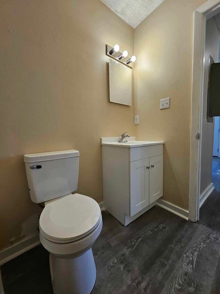 910 Loch Laurel St Unit B - Photo 7 of 7