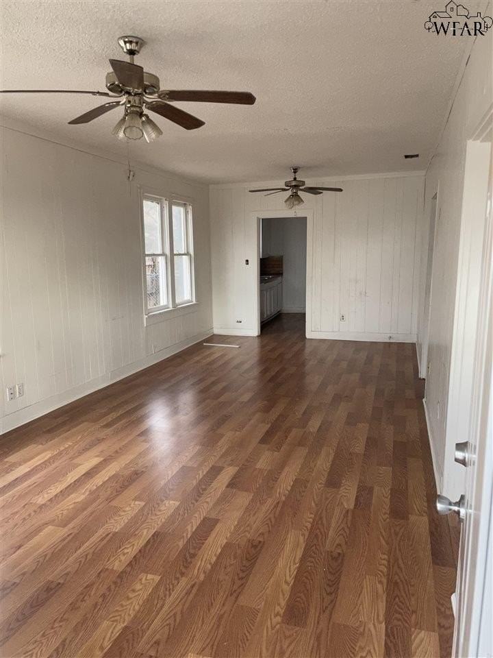 2215 Taylor St - Photo 2 of 6