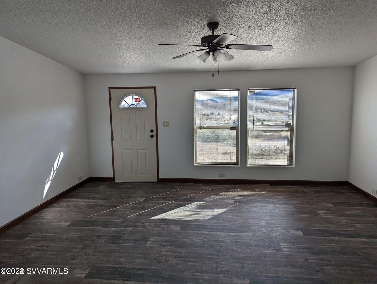 7825 S Loma Ln - Photo 3 of 23