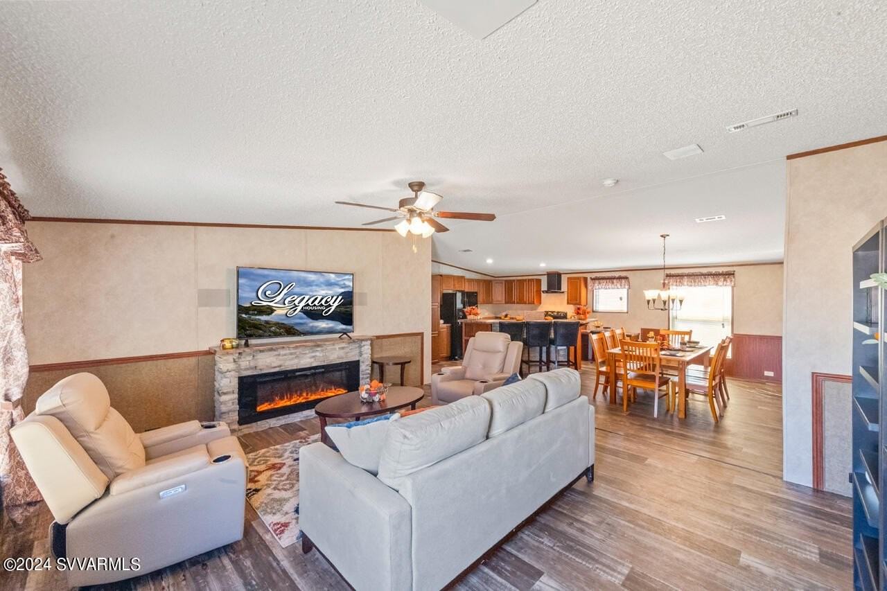 7825 S Loma Ln - Photo 4 of 23