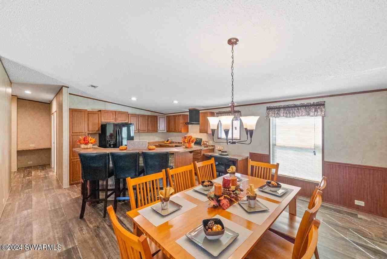 7825 S Loma Ln - Photo 7 of 23