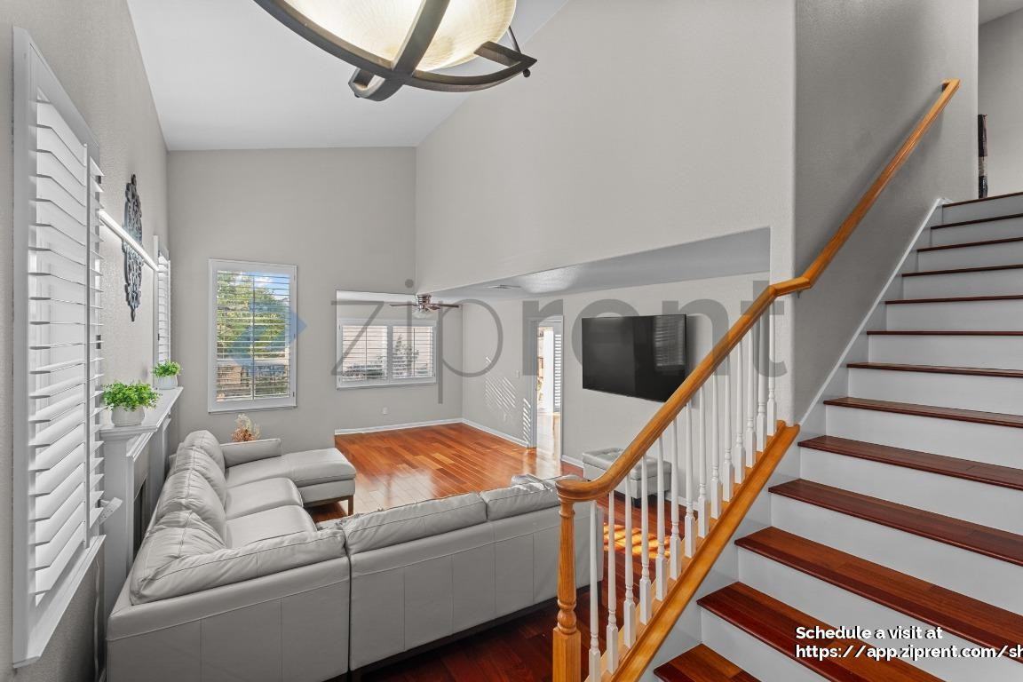 1088 Vista Pointe Cir - Photo 5 of 26