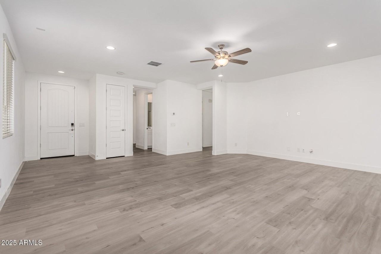 7276 South 22nd Lane - Photo 7 of 30