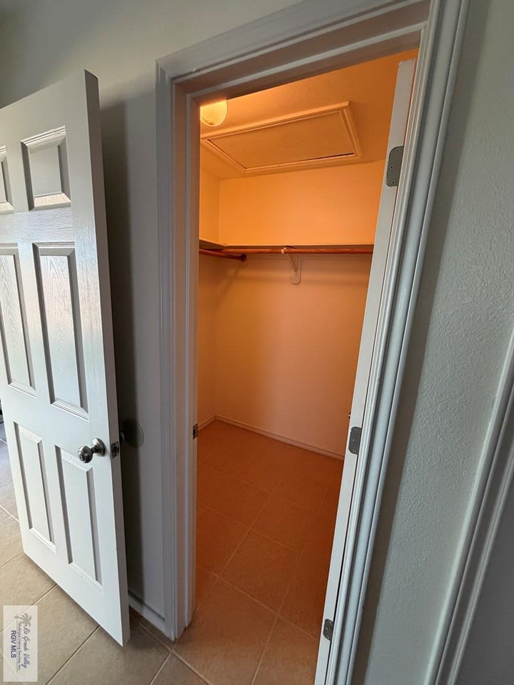 3360 Brasilia Drive - Photo 5 of 11