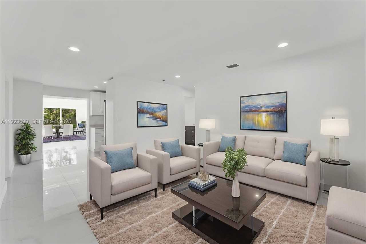 1390 Southwest 50th Avenue - Photo 7 of 29