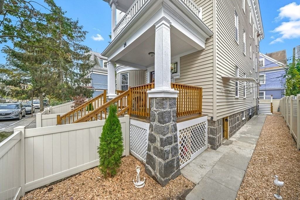24 Hinckley Street - Photo 5 of 36