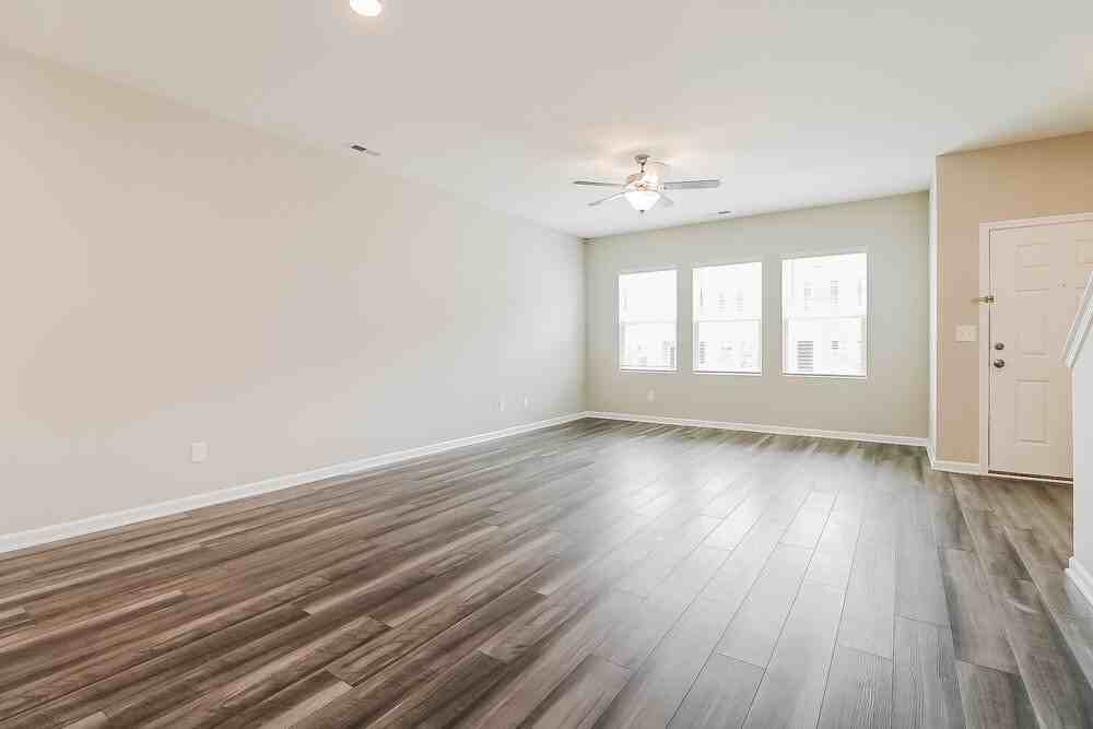 545 Landing View Dr - Photo 4 of 17