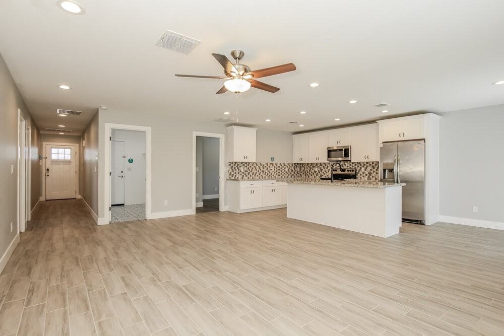 4920 S 23rd Ave - Photo 4 of 16