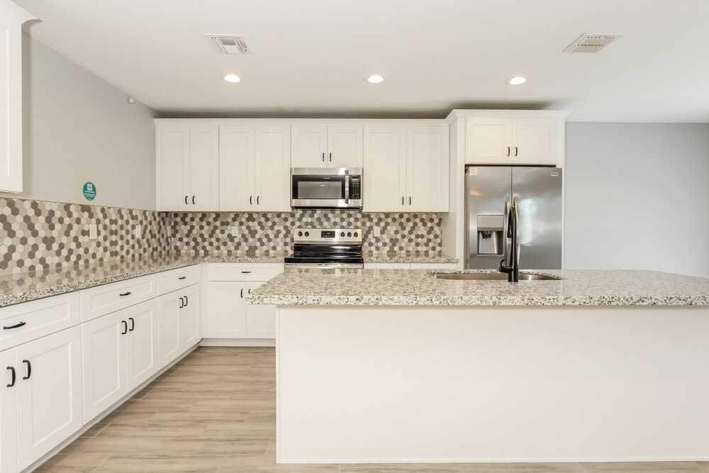 4920 S 23rd Ave - Photo 6 of 16