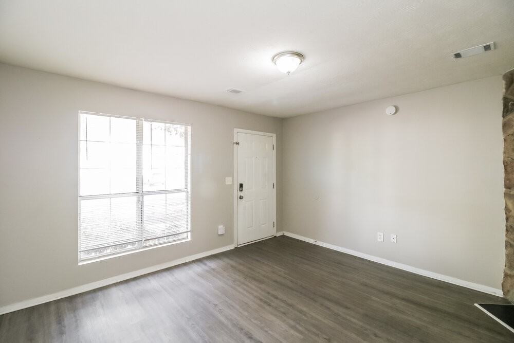 427 Prince Of Wales - Photo 6 of 17