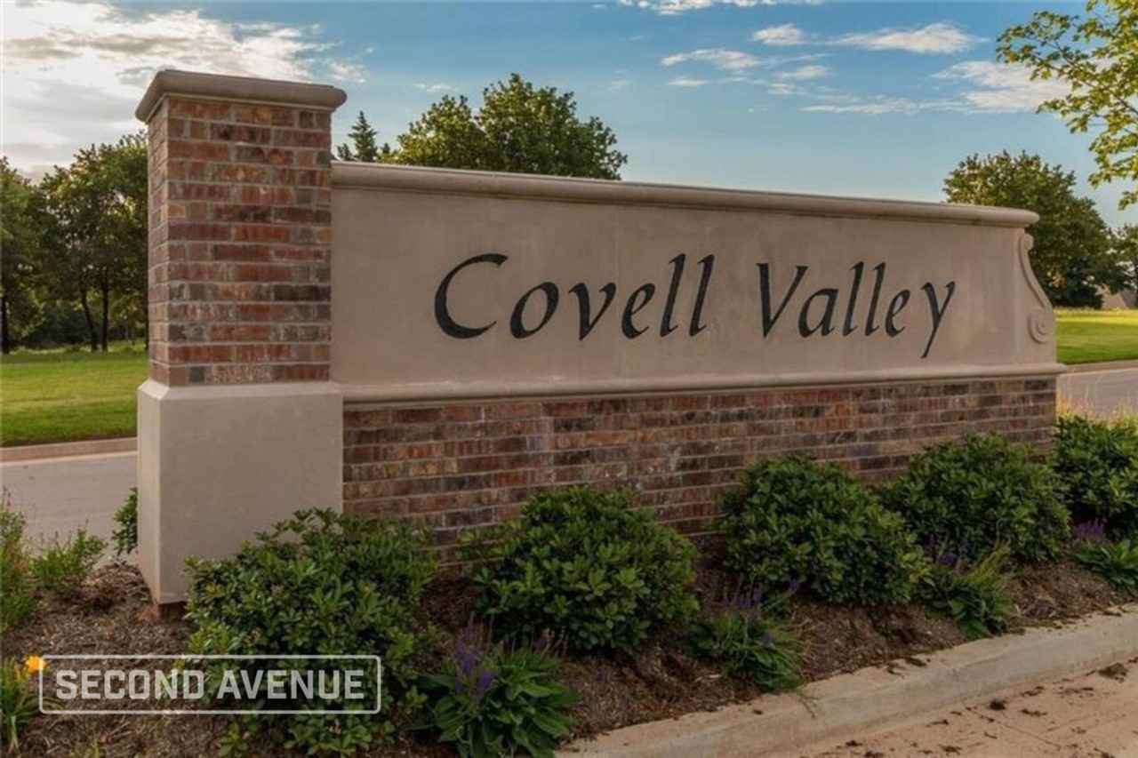 2401 Los Angeles Ave - Photo 2 of 23