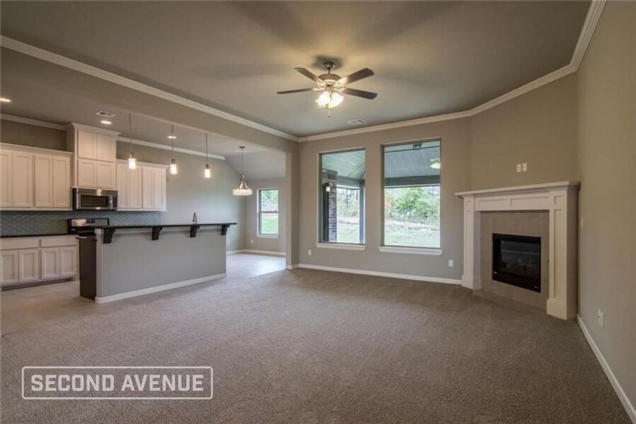 2401 Los Angeles Ave - Photo 3 of 23