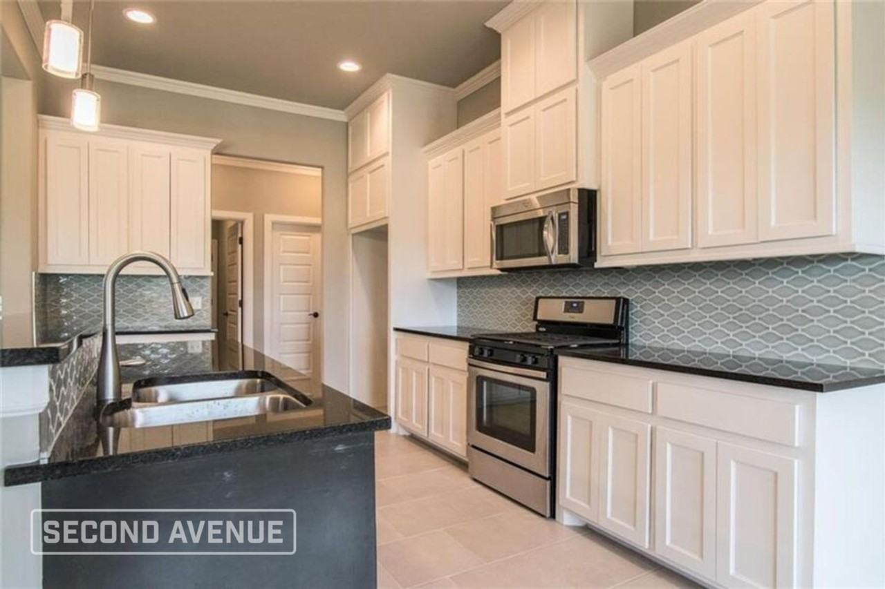 2401 Los Angeles Ave - Photo 6 of 23