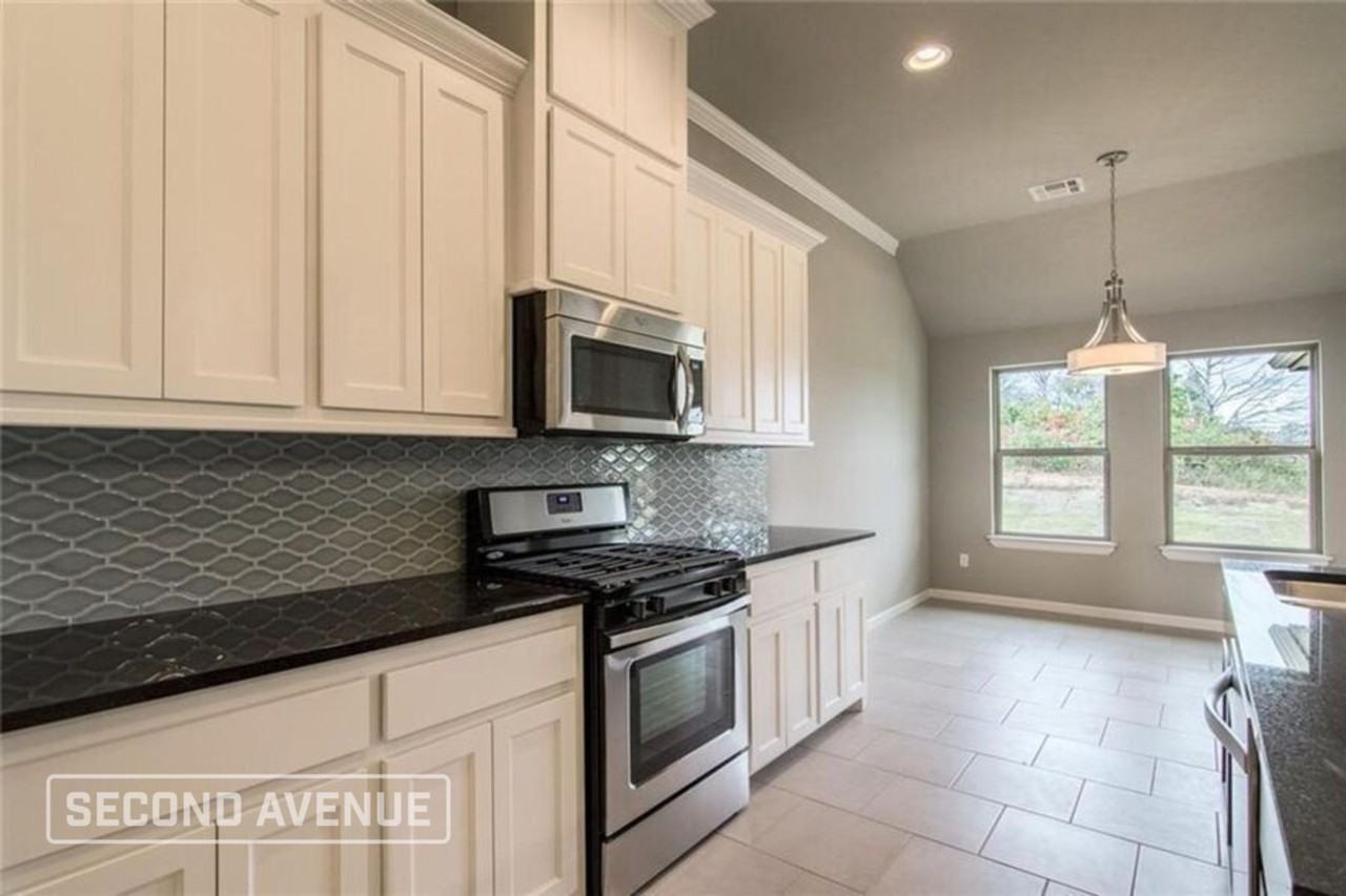 2401 Los Angeles Ave - Photo 7 of 23