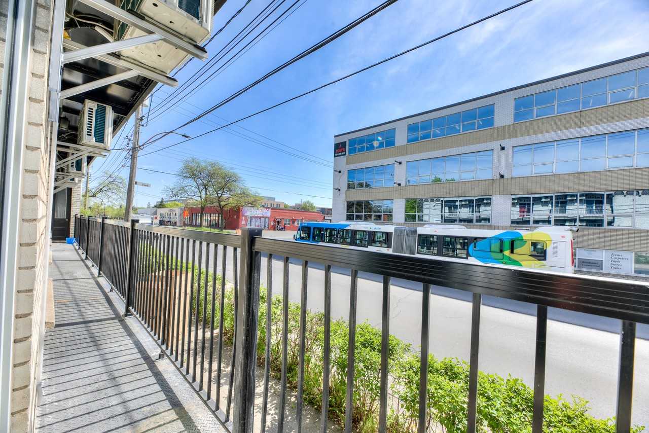 9900 Rue Clark - Photo 2 of 10