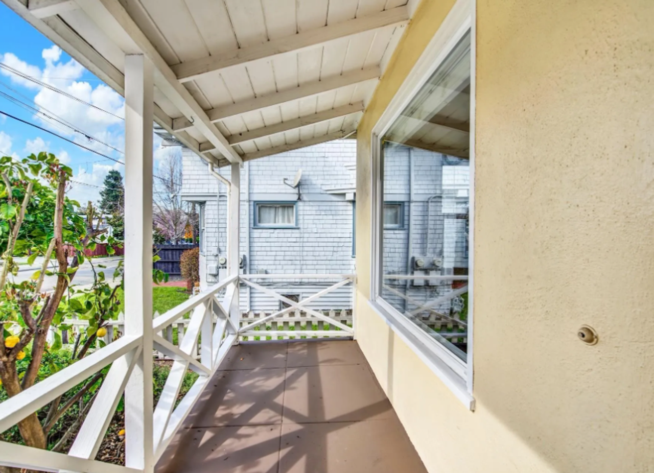 986 55th St - Photo 4 of 20