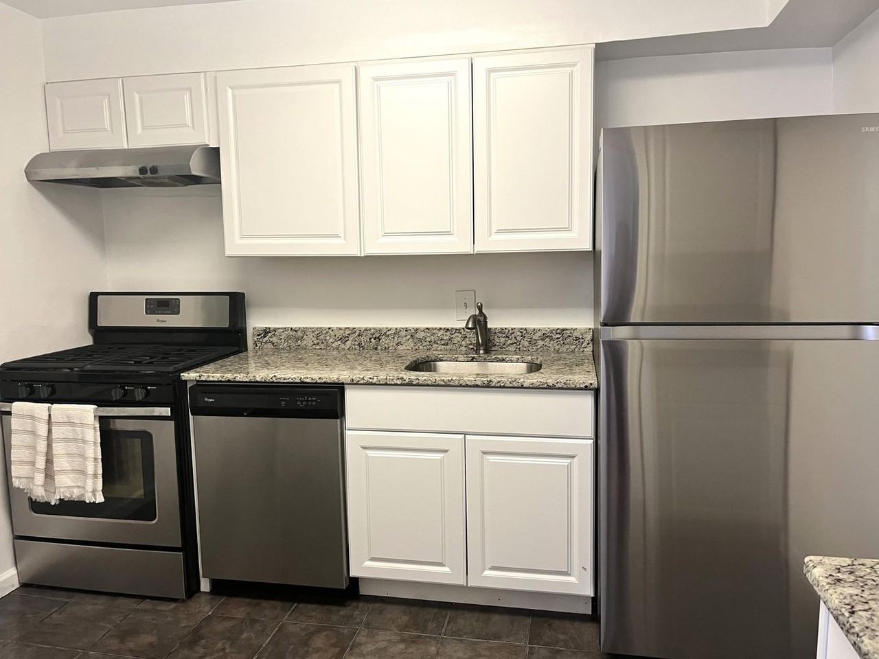 6701 W Wakefield Dr Apt B1 - Photo 4 of 11