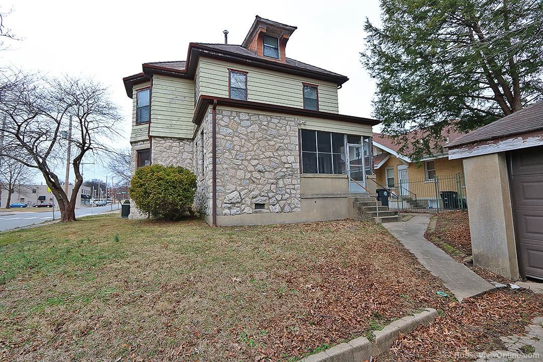 829 Themis Street - Photo 4 of 50