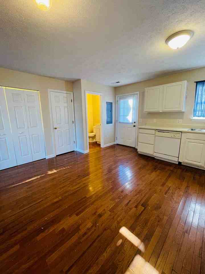 1202 Wordsworth Ct - Photo 7 of 15