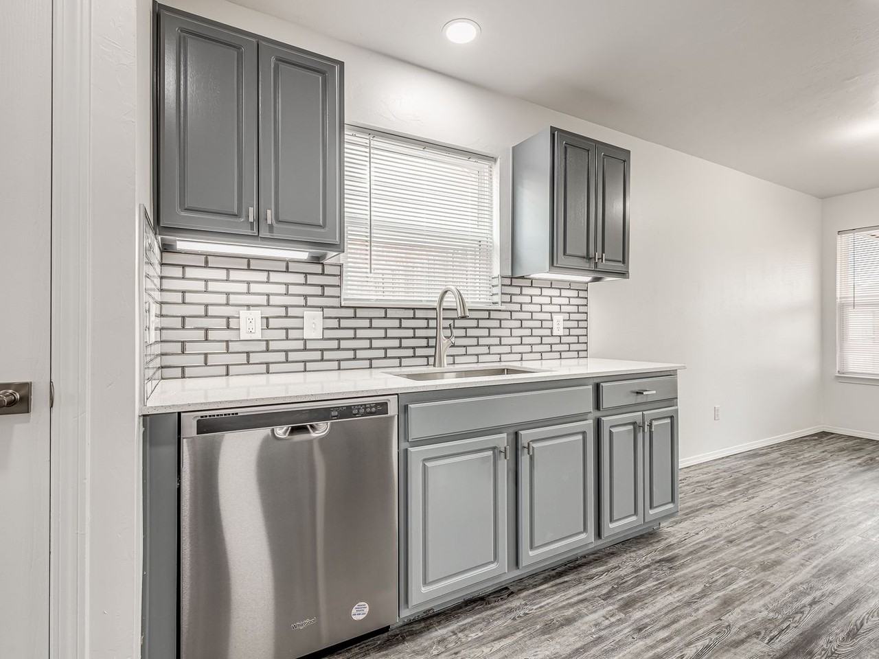 18705 Piedra Dr - Photo 7 of 20