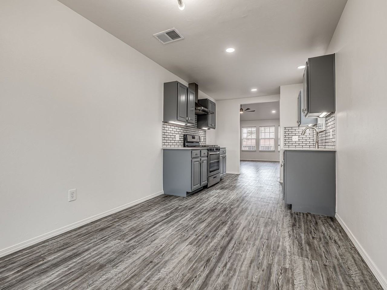 18705 Piedra Dr - Photo 7 of 20