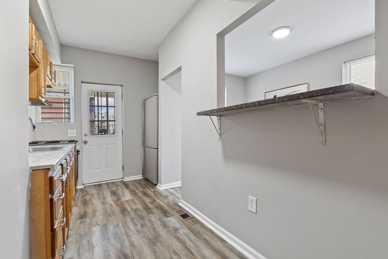 4221 Seidel Avenue - Photo 2 of 18