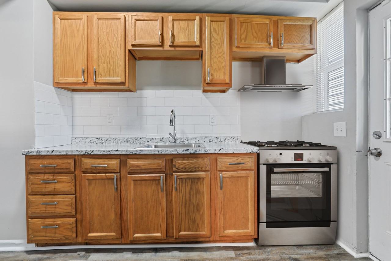 4221 Seidel Avenue - Photo 4 of 18