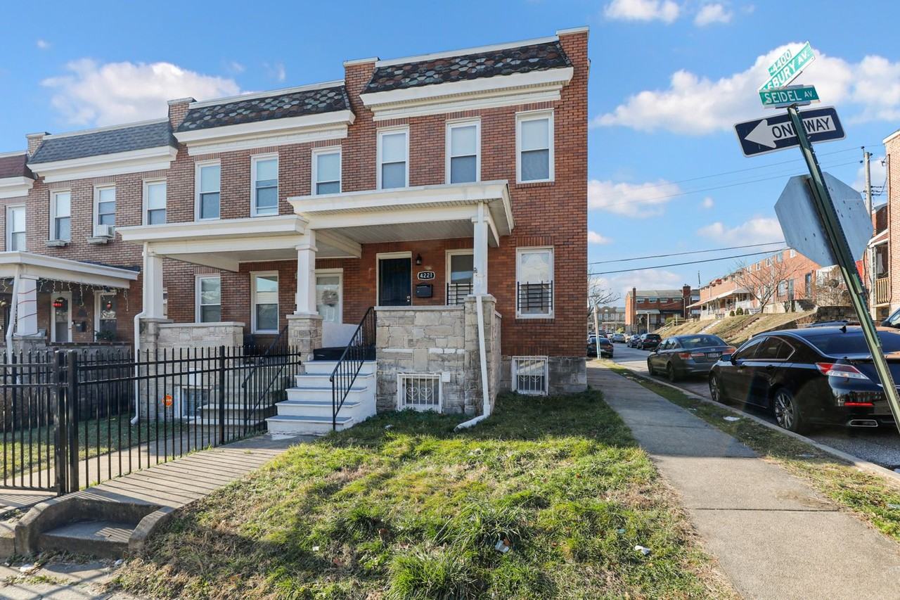 4221 Seidel Avenue - Photo 6 of 18